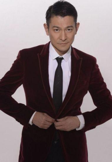 娱乐吃瓜君刘德华,娱乐圈的常青树，揭秘他的传奇人生与吃瓜趣事