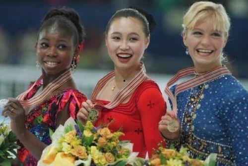 当大家吃娱乐圈的瓜